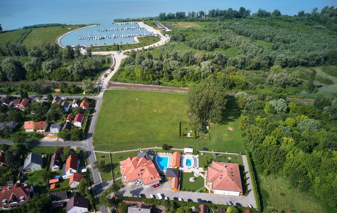 Villa Plattensee Vonyarcvashegy Exterior photo